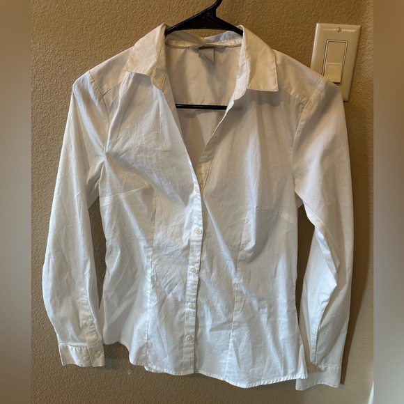 H&M button up white blouse. Like new condition. Size 6. - Picture 1 of 3